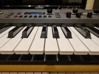 - Korg KingKORG Limited Edition Black Szintetizátor - Hiéna [Ma, 18:32]