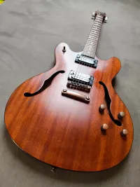 Washburn HB32
