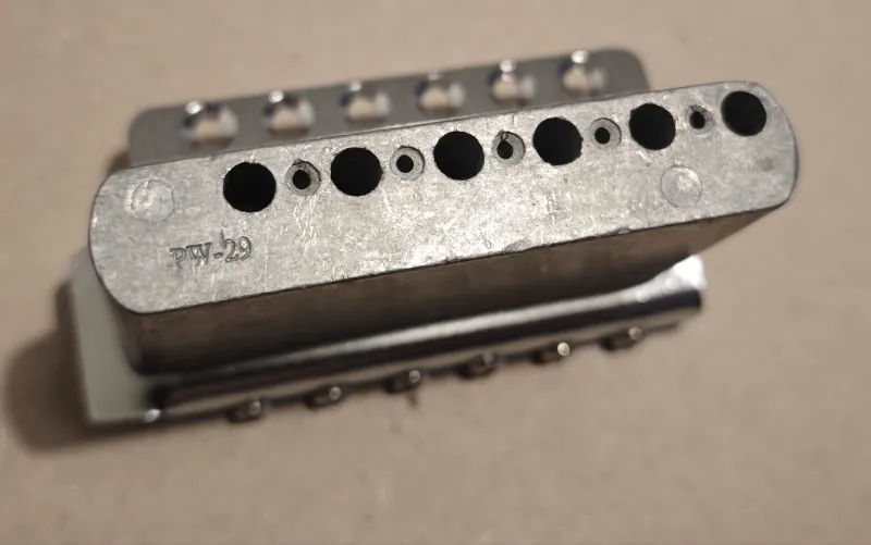 - Big block fender Húrláb