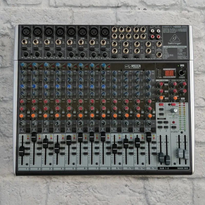 Behringer Xenyx x2222usb Digitális keverő