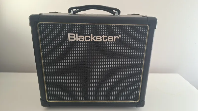 Blackstar HT-1R Csöves gitárkombó