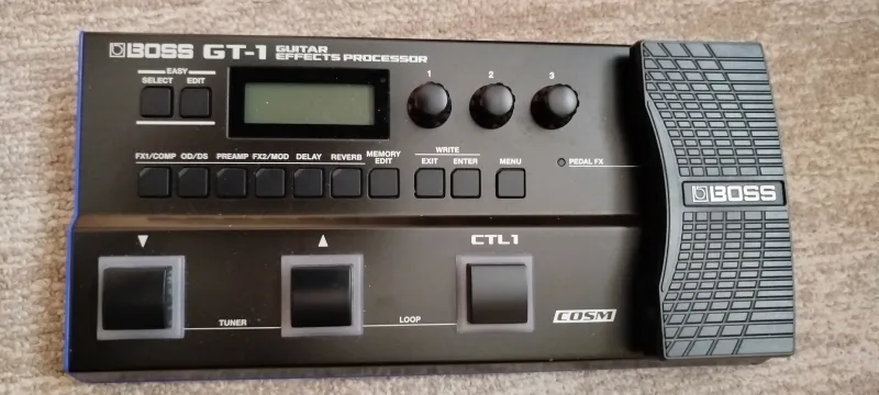 BOSS Gt1 Multi-effect
