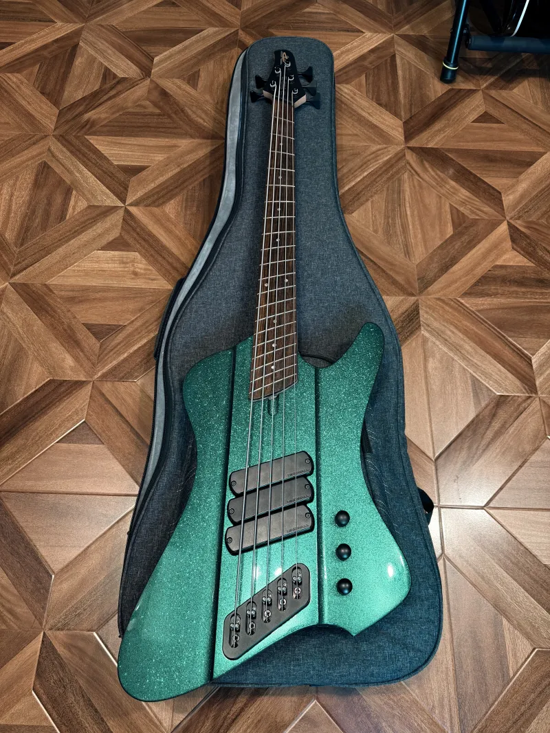 Dingwall D-Roc 5 Basszusgitár 5 húros