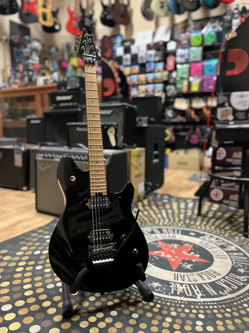 EVH Wolfgang Standard Gloss Black E-Gitarre