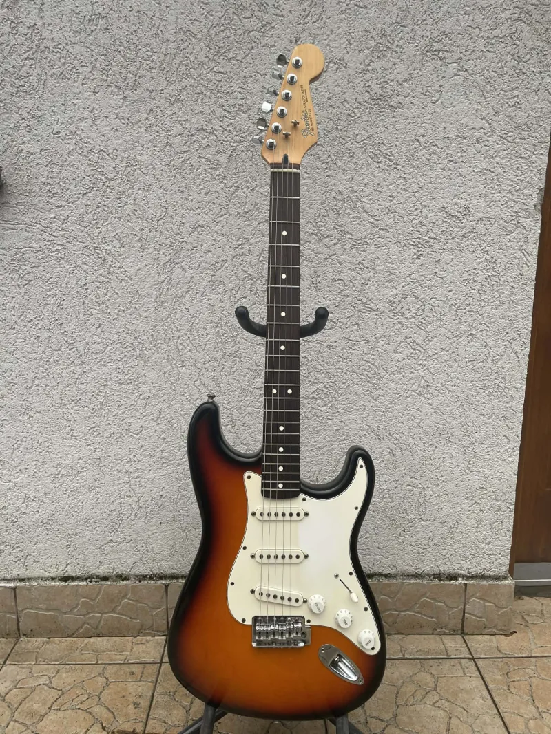 Fender Stratocaster Standard Elektromos gitár