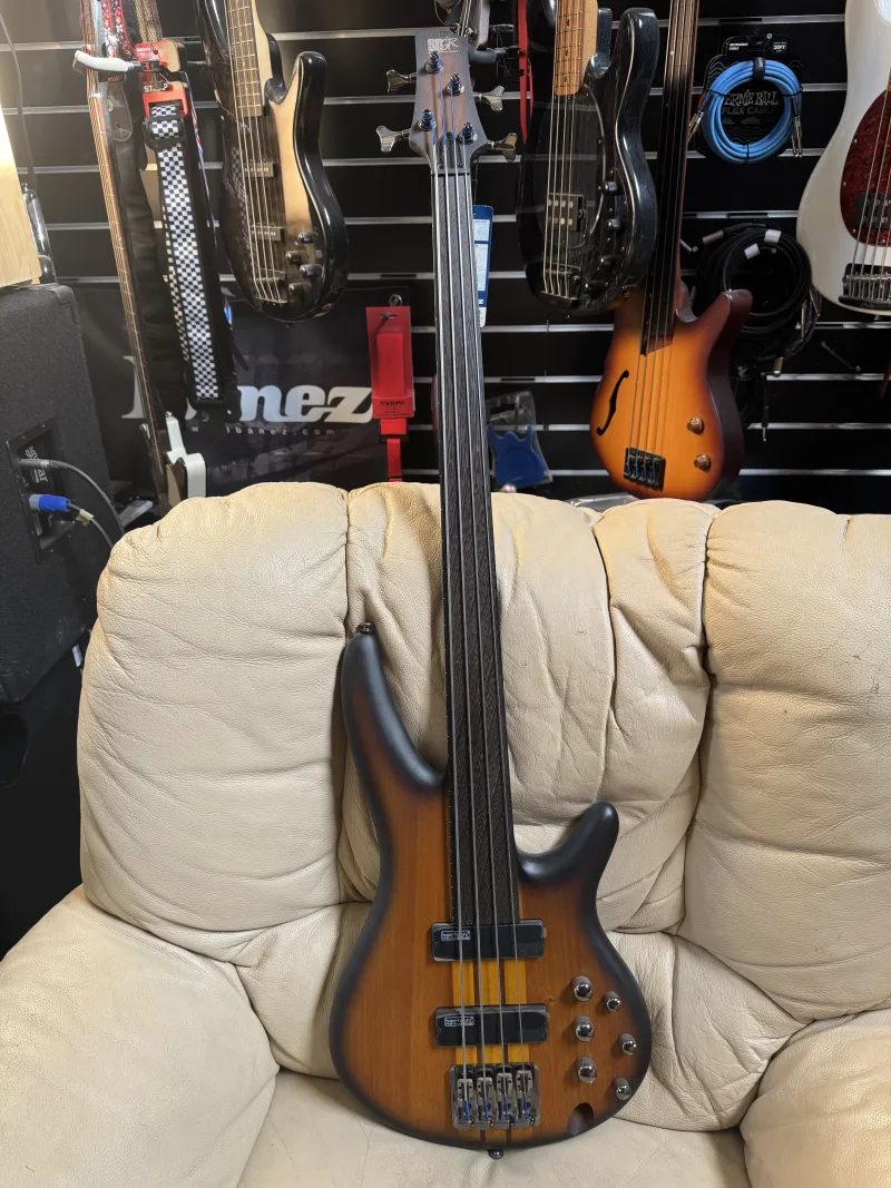 Ibanez SRF700 fretless Basgitara