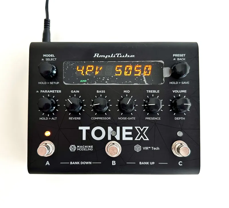 IK Multimedia TONEX Pedal Multiefectos