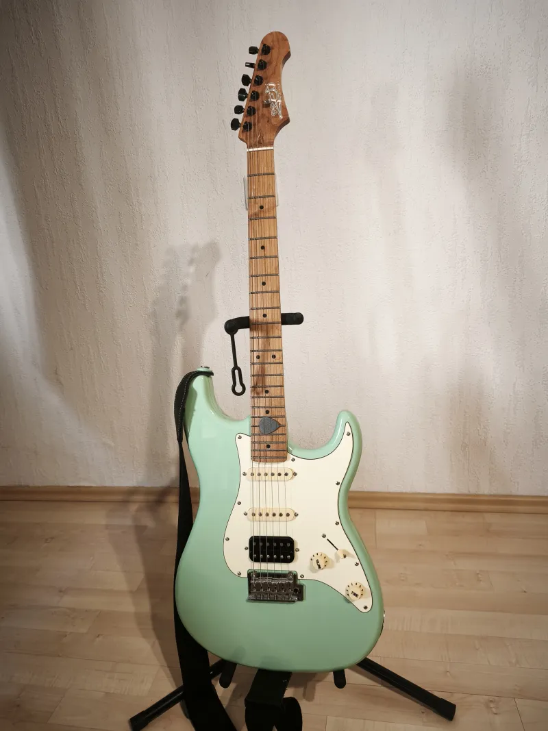 Jet JS400 SFG Gotoh  SG381 kulcsokkal, Fender puhatok Elektrická gitara