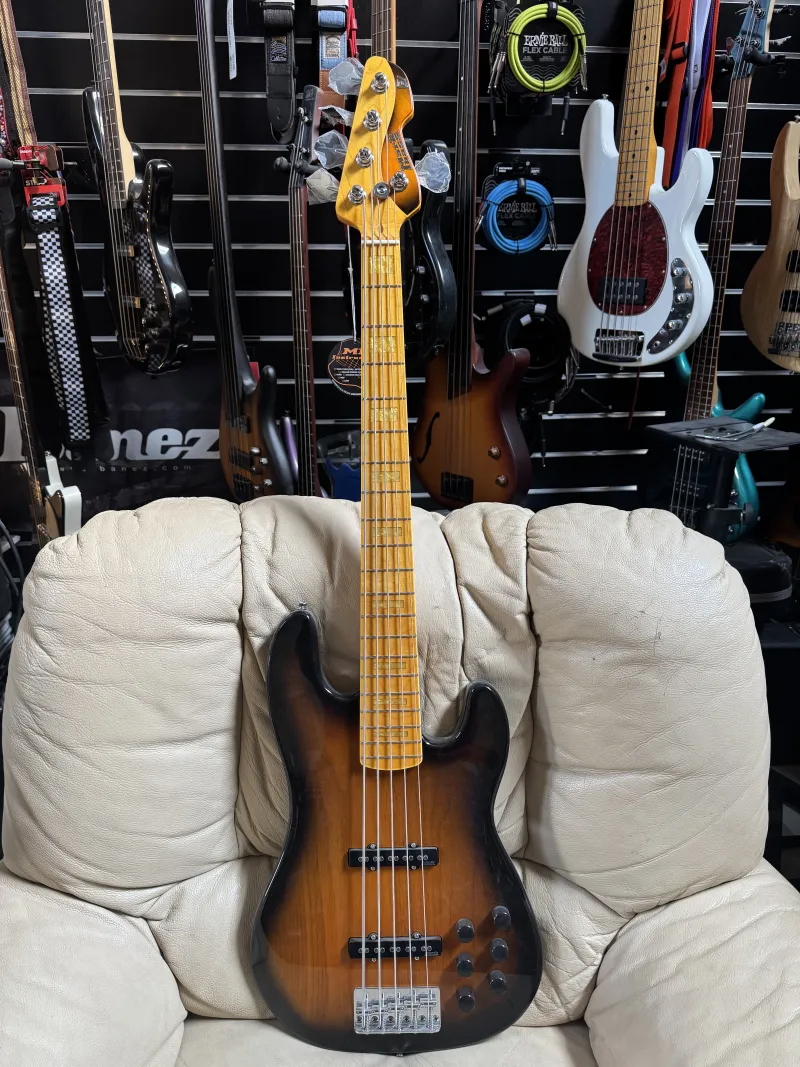 Markbass Gloxy 5 akt-passz Basszusgitár 5 húros