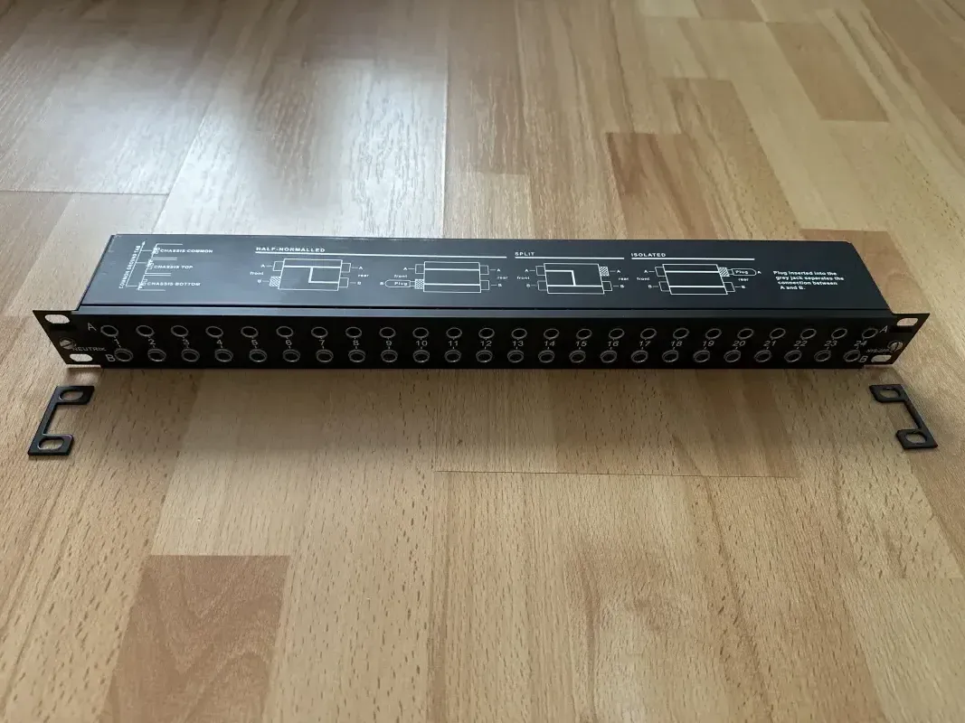 NEUTRIK NYS-SPP-L1 Splitter