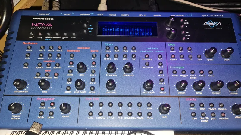 NOVATION Nova desktop Synthesizer