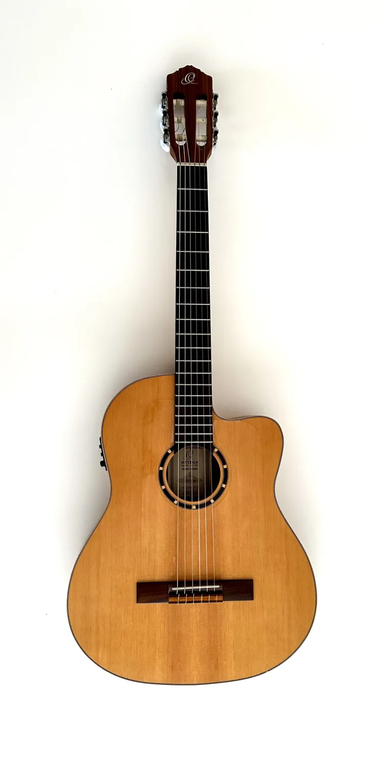 Ortega RCE125SN Electro Acoustic klassische Gitarre