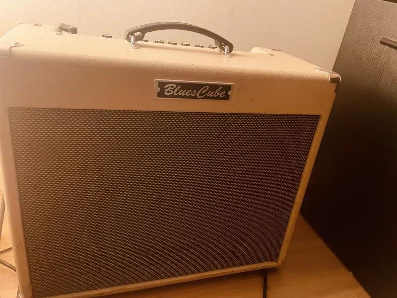 Roland Blues Cube Stage 60W Kombinovaný zosilňovač pre gitaru