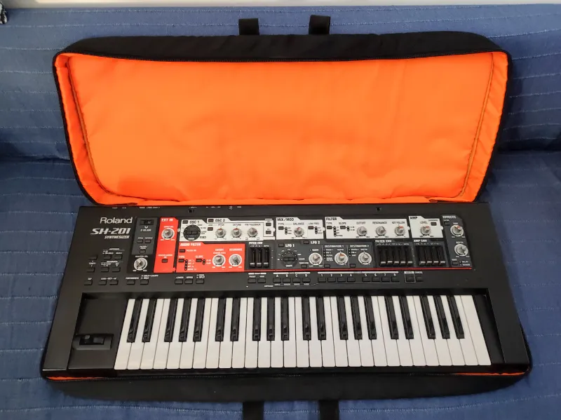 Roland SH-201 Szintetizátor
