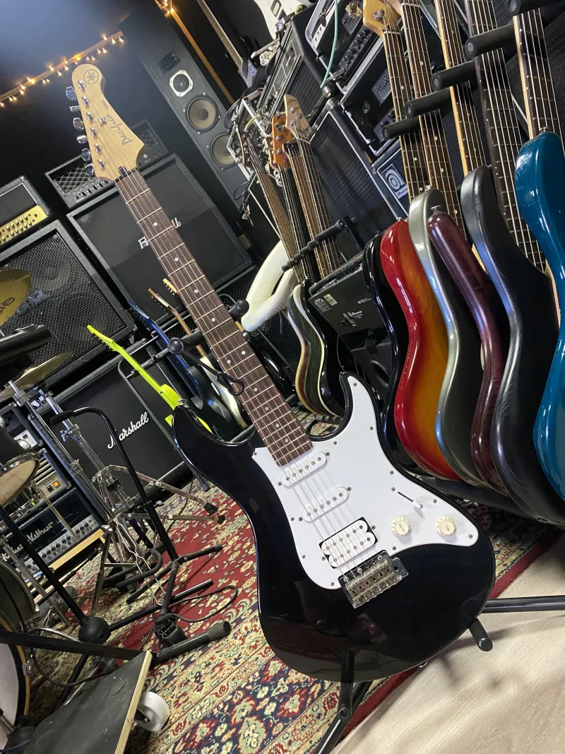 YAMAHA Pacifica 012 E-Gitarre