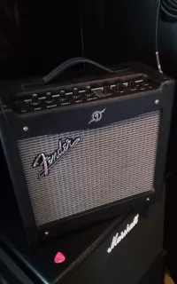 Fender Mustang 1 v2