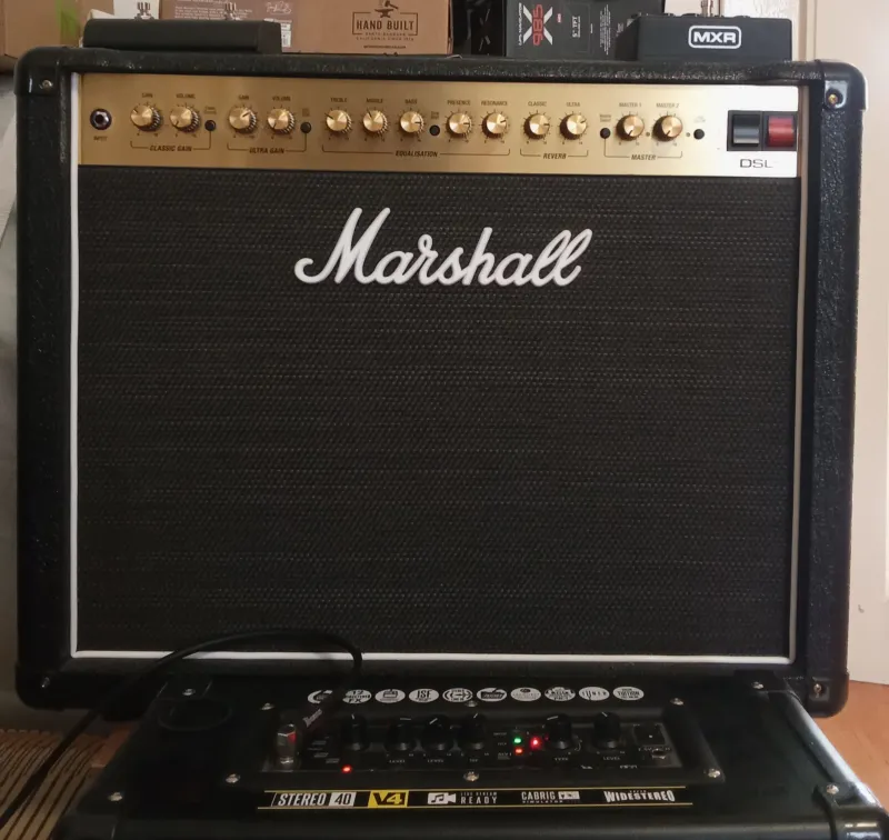 Marshall DSL 40 Csöves erősítő