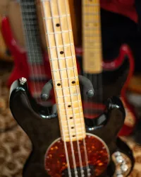 Ernie Ball MusicMan Stingray Basszusgitár - szagabesz [Ma, 10:37]