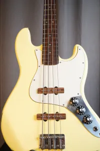 Köves BENI Vintage Bass Bajo eléctrico - Route51guitars [Today, 9:14 pm]