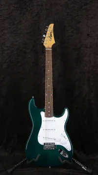 Lyon by Washburn Strat MII