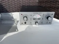 Universal Audio Twin Finity 710 Lampový predzosilňovač - Godó Zoltán [Today, 8:04 pm]