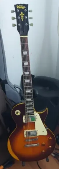 Vintage V100 Icon Distressed Guitarra eléctrica - Dami [March 27, 2026, 11:38 am]