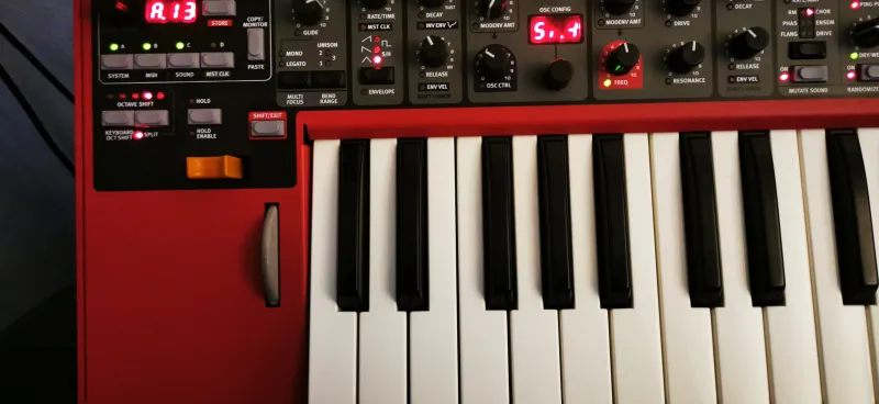 NORD Lead A1 Szintetizátor