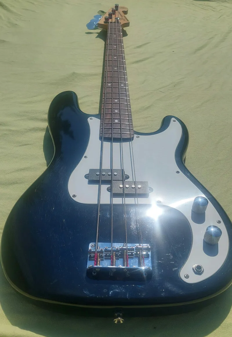 SX Precision Basszusgitár