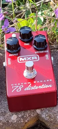 MXR 78 Custom Badass Disto Effekt - smartmusic [Ma, 17:38]