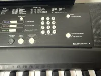 YAMAHA EZ-220 szinterizátor