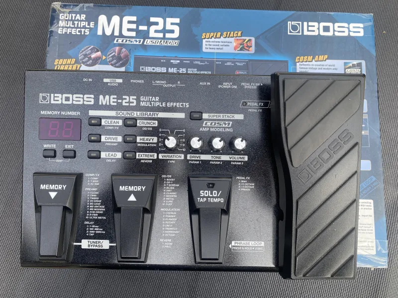 BOSS ME-25 Multieffekt