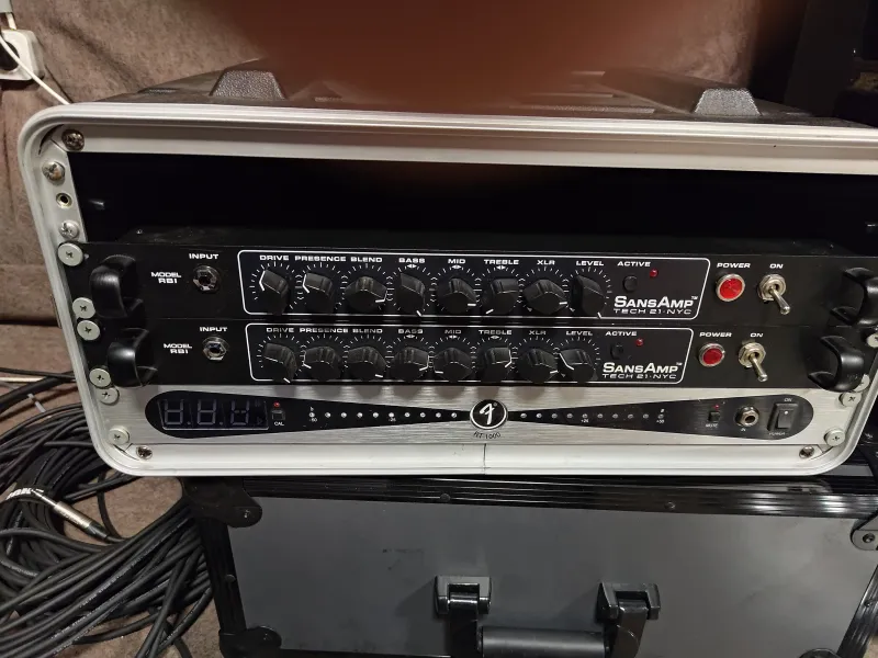 Tech21 SansAmp RBI Bass guitar amplifier