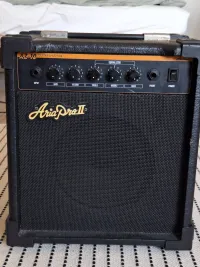 Aria Pro II 30 W 8 hüvelyk hangszórós Combo de guitarra - Hunyady Zsombor [Today, 12:46 pm]