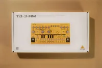 Behringer TD-3-AM Yellow + Decksaver