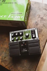 BOSS RE-20 Space Echo