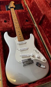 Fender  Electric guitar - Zolibaker [Today, 8:33 am]
