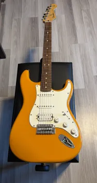 Fender Player Stratocaster HSS PF Capri Orange