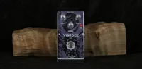 Rowin Vibrock Vibe Vibrato Chorus Effekt Pedal - Vintage52 Hangszerbolt és szerviz [Yesterday, 5:33 pm]