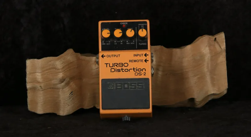 BOSS DS-2 Effekt pedál