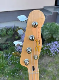 Egyedi készítésű Precision Bass Squier nyakkal