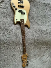 Fender Mustang bass