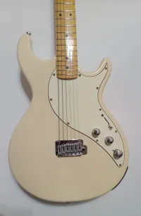 Line6 Variax 600 Modellező gitár