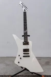 Eladó balkezes ESP LTD Snakebyte SW James Hetfield signature gitár. Felső nyereg csontra cserélve és hangszerész által beállítva. Használatból adódó kisebb sérülések a feltöltött képeken. A hozzá illő balkezes ESP [...]