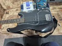 Squier Sq Japán percision bass Bass guitar - Juhász Csaba [Today, 11:40 am]