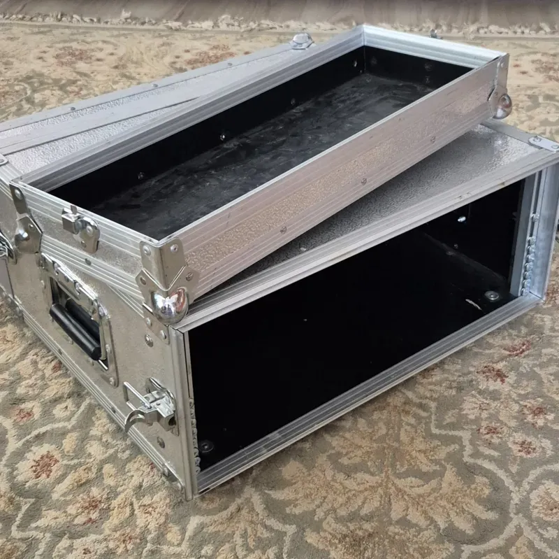 Adam Hall  Rack doboz