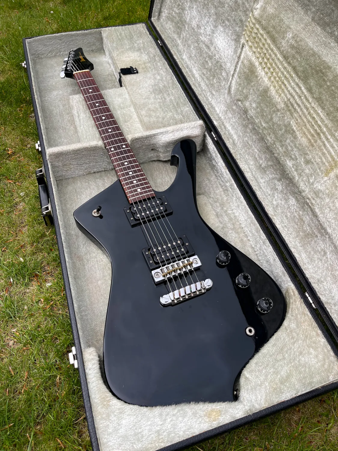 Ibanez Iceman II IC50 1981 JAPAN Electric guitar