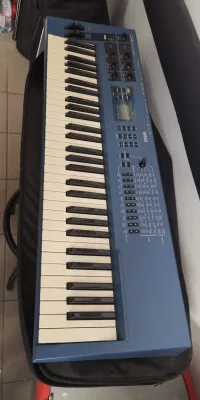 YAMAHA CS1x Szintetizátor