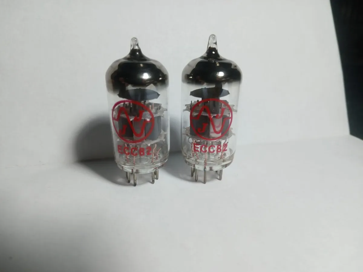 - Ecc82 Elektroncső