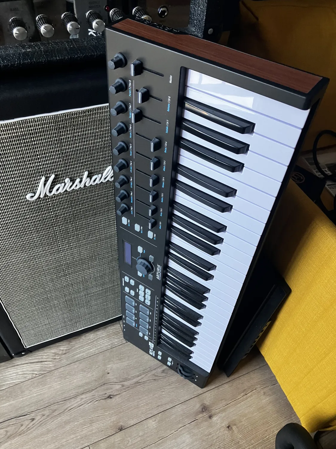 Arturia Keylab Essential 49 Black Edition MIDI klávesnica