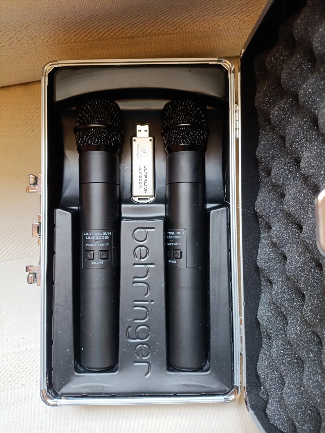 Behringer Ultralink ULM 200 Vezeték nélküli mikrofon